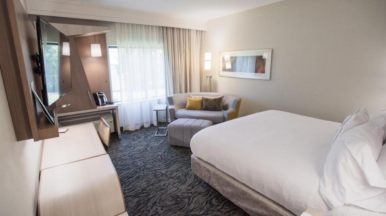 Courtyard By Marriott Hickory Hotel Exterior foto