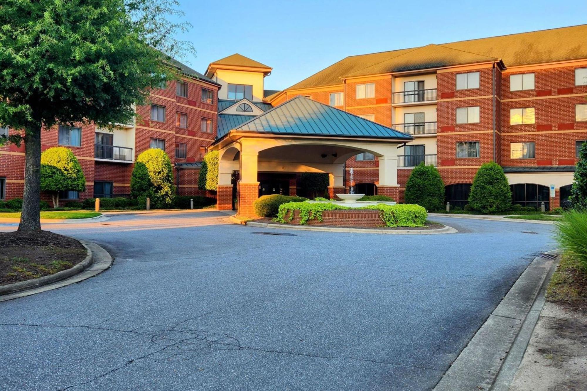 Courtyard By Marriott Hickory Hotel Exterior foto