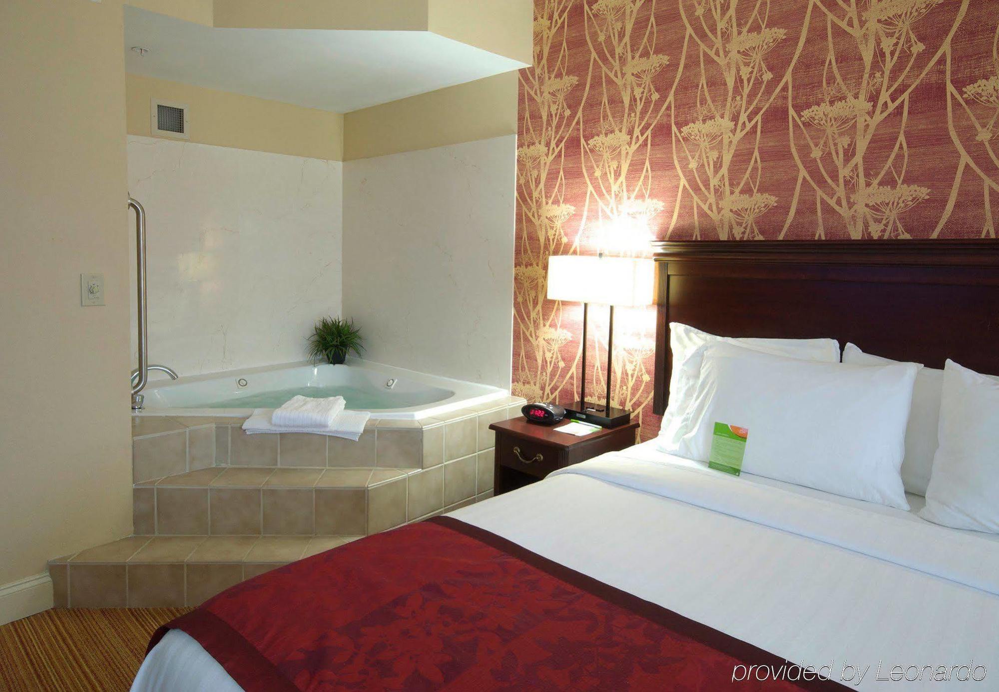 Courtyard By Marriott Hickory Hotel Exterior foto